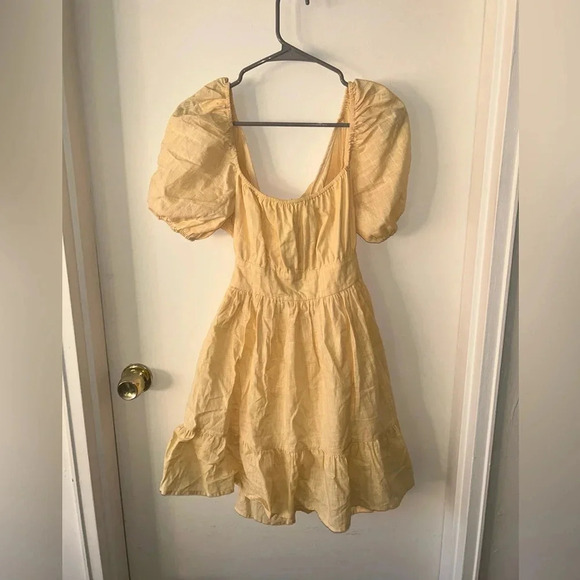 Dresses & Skirts - Yellow open back summer dress size xs